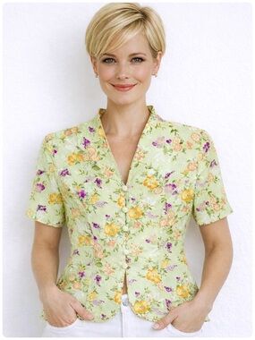 Adrianna Papell 100% Silk Jacket Short Sleeve Green Floral Buttons Front V-Neck